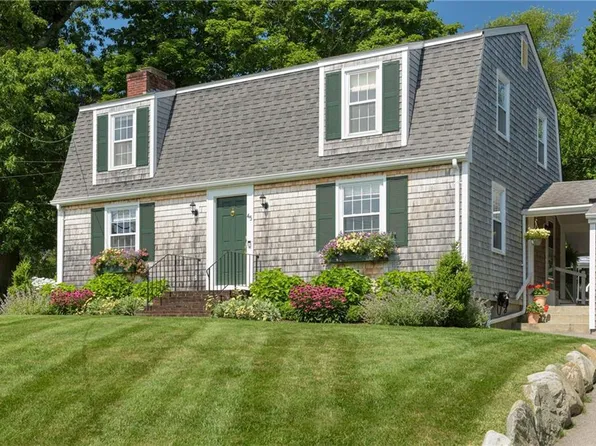 45 Viking Dr, Bristol, RI 02809