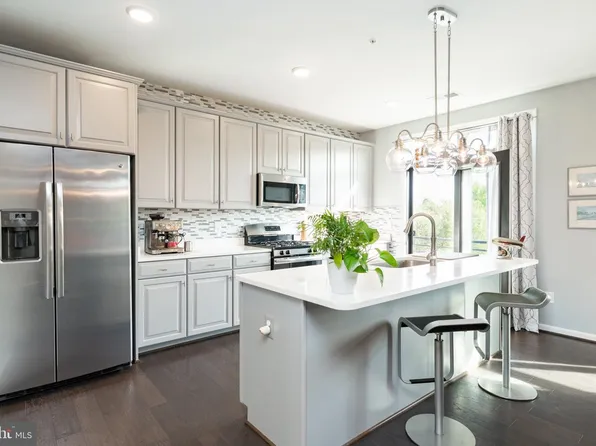 1414 Ribbon Limestone Ter SE Unit E-204, Leesburg, VA 20175