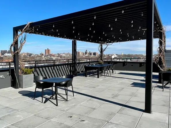 420 Gates Avenue image 15 of 22