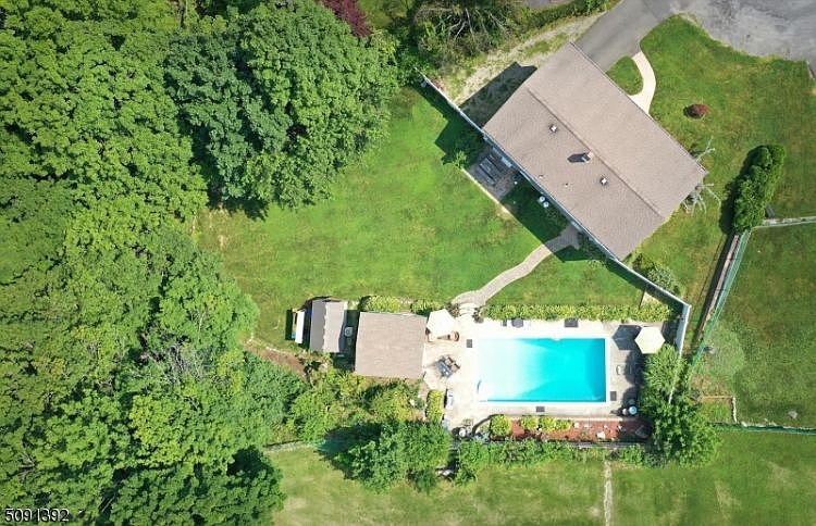 1st image of 51 Beardslee Hill Dr