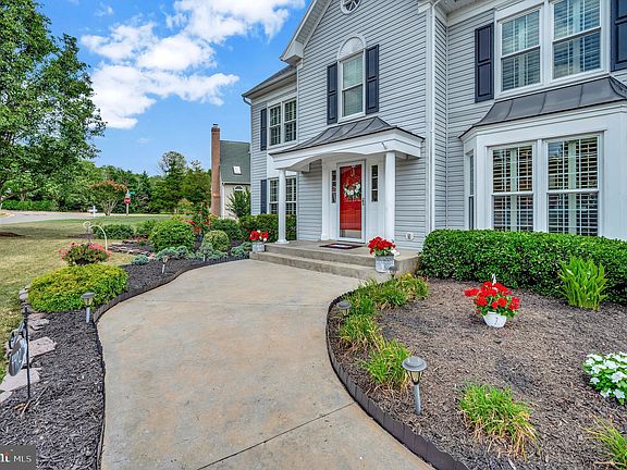 5th image of 4402 Grayson Ln