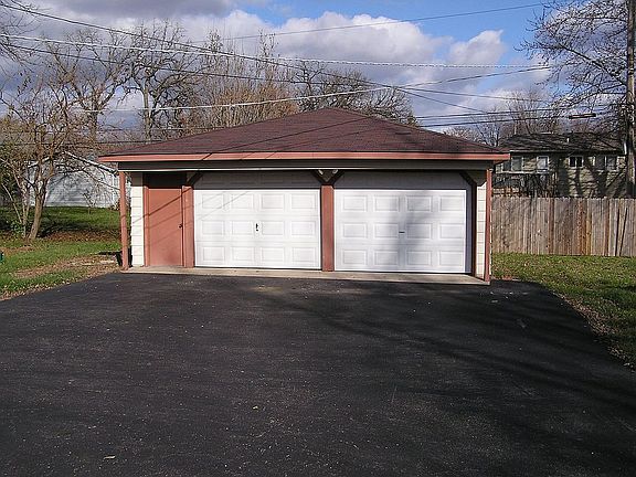 2nd image of 2112 Woodlane Dr
