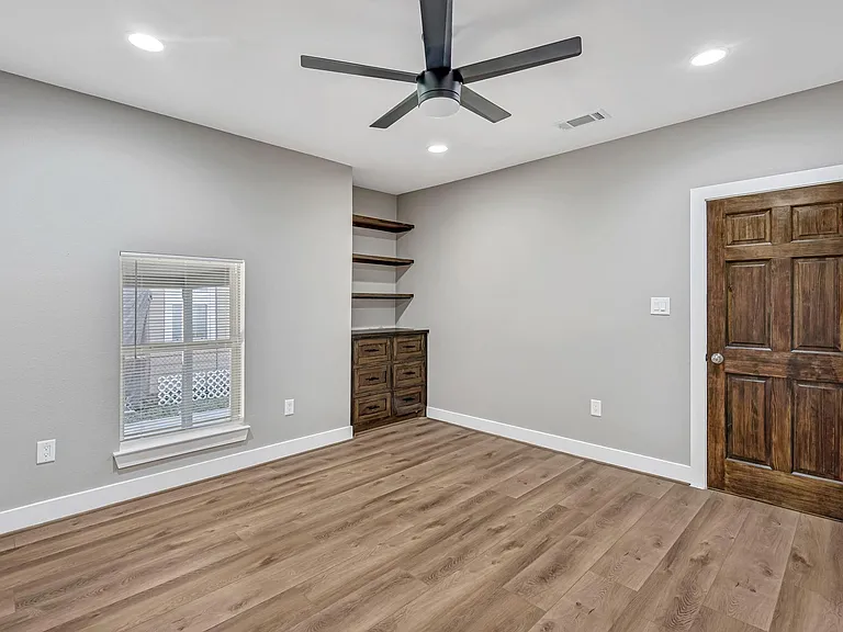 430 N Hutcheson St — Photo 17
