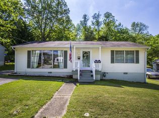214 East Dr, Oak Ridge, TN 37830
