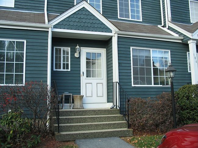 1st image of 105 Kensington Ct