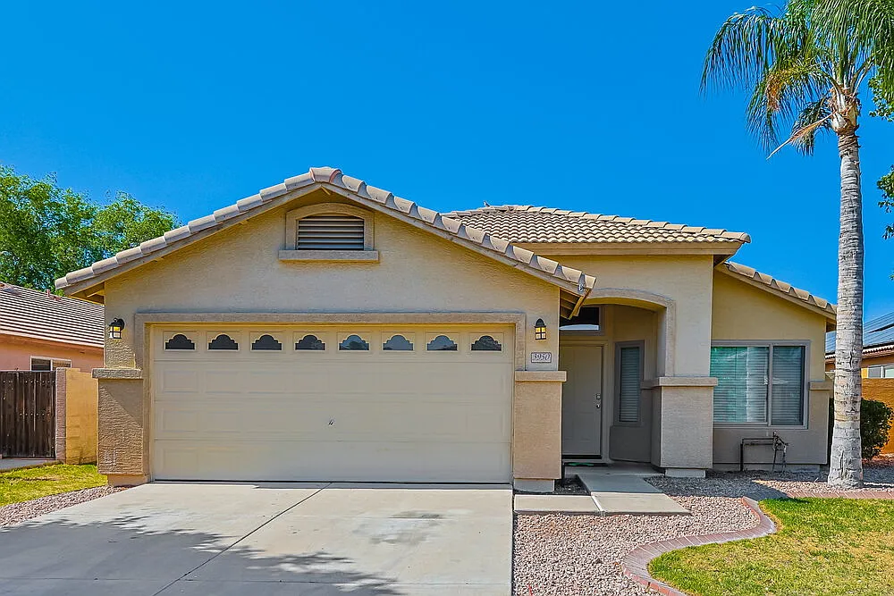 4 bed, 2.0 bath, 1685 sqft, $2,510 — Photo 1