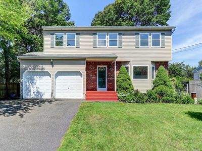 4 Amarr Dr, Shirley, NY, 11967