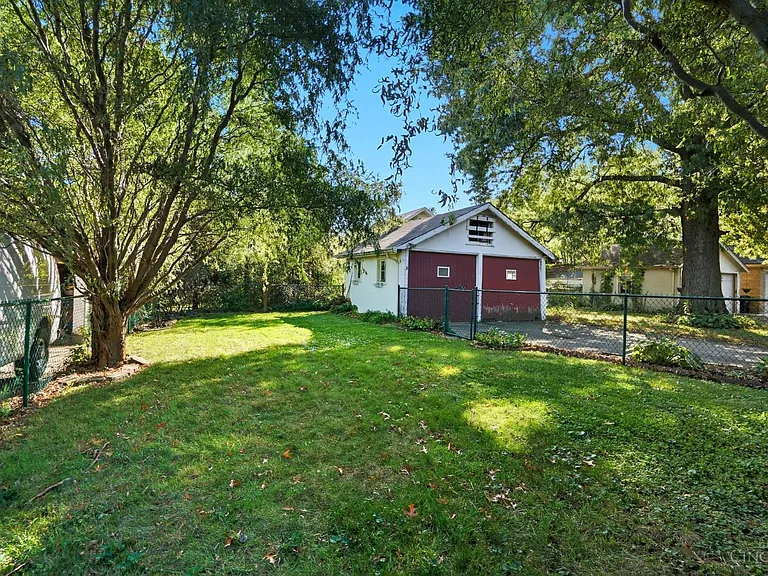 3017 Hull Ave — Photo 36
