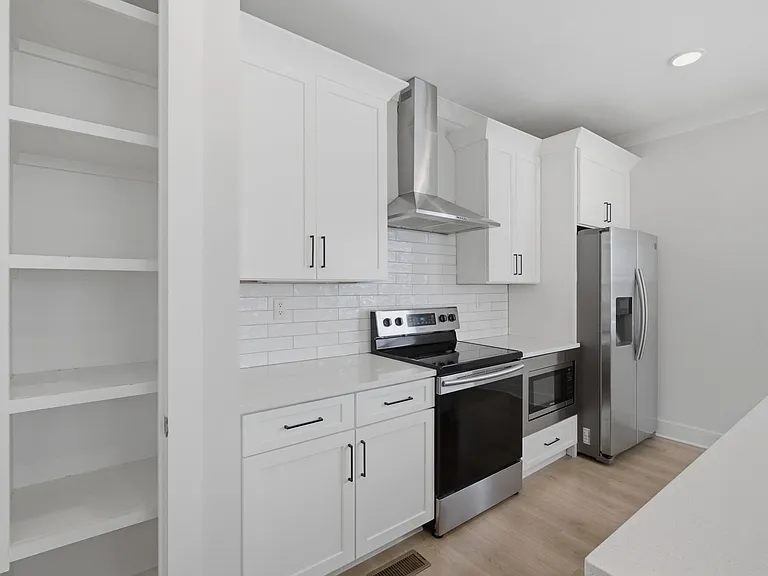 105 Duke St #6 — Photo 12