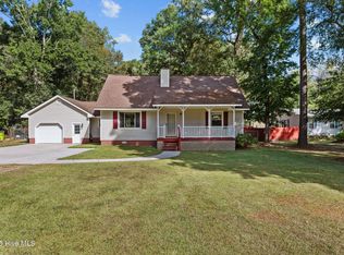 401 Briarwood Ln, New Bern, NC 28560