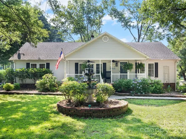 4534 Pebblebrook Cir SW, Concord, NC 28027