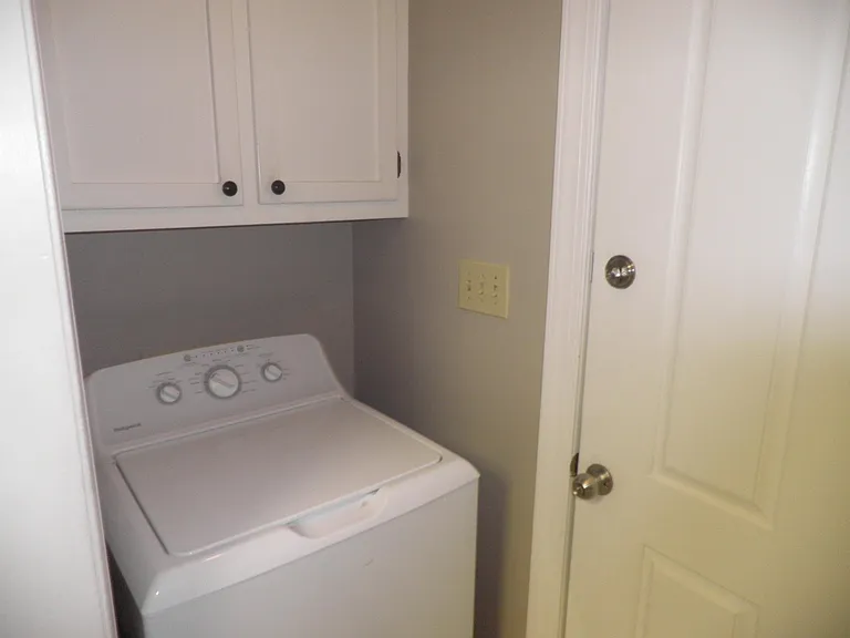 1207 Silverhill Ct — Photo 8