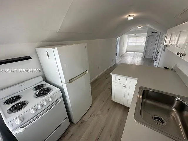 274 E 9th St #4 — Photo 6