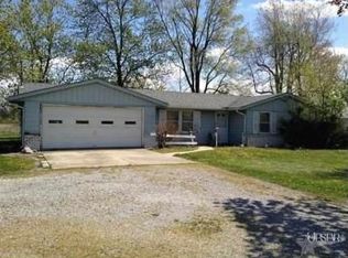 8207 Hartzell Rd, Fort Wayne, IN 46816