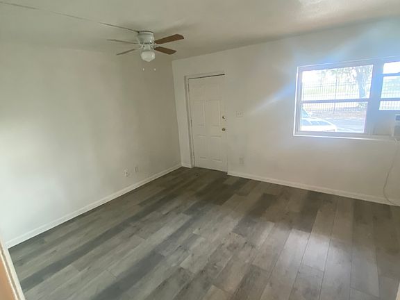 3rd image of 2630-2670 W Pensacola St #24