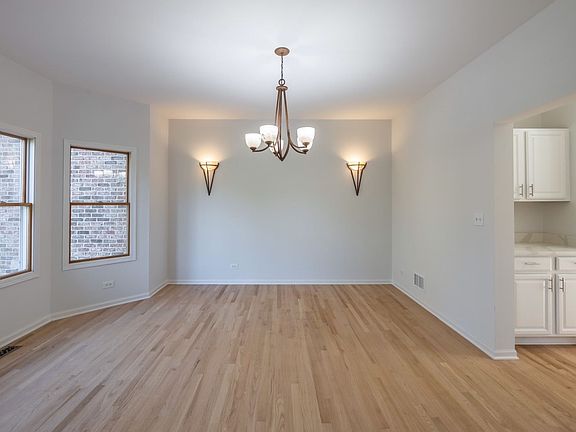 5th image of 44 Park View Ln