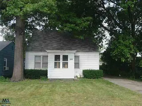 23353 Vance Ave photo 1