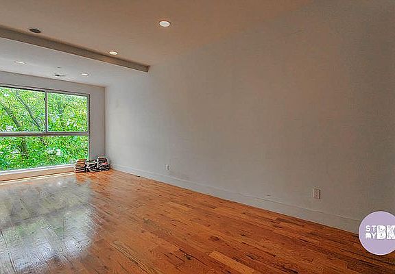 3rd image of 480 Kosciuszko St APT 3F