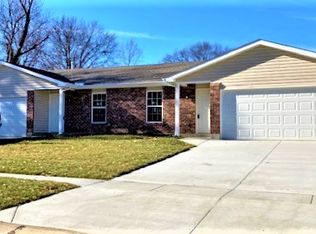 25 Joan Dr #B, Saint Peters, MO 63376