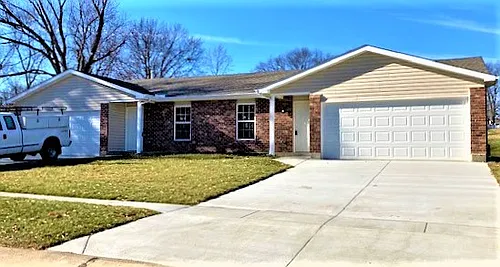 25 Joan Dr #A Photo 1