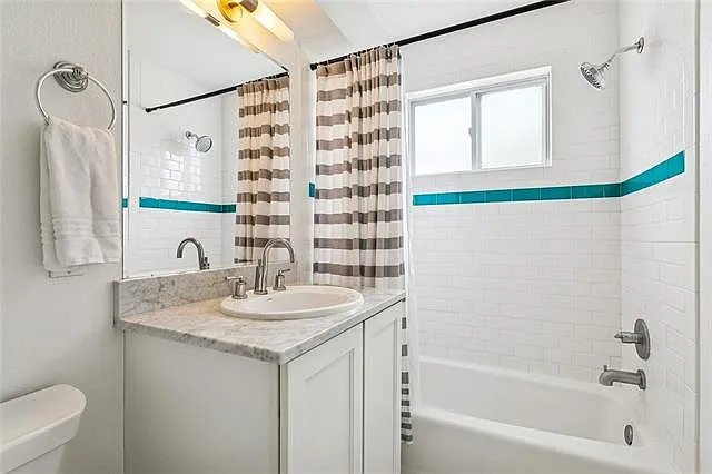 2833 Saint Charles Ave — Photo 13