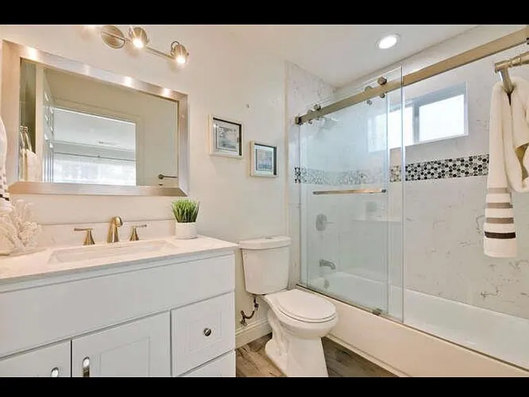 376 N 20th St — Photo 12