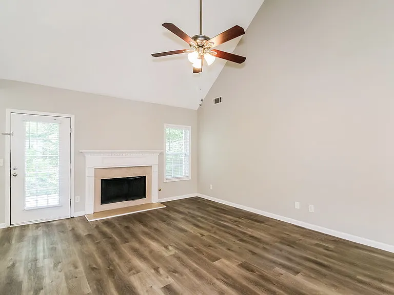 215 Trelawney Pl — Photo 6
