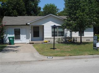 808 Crescent St, Denton, TX 76201