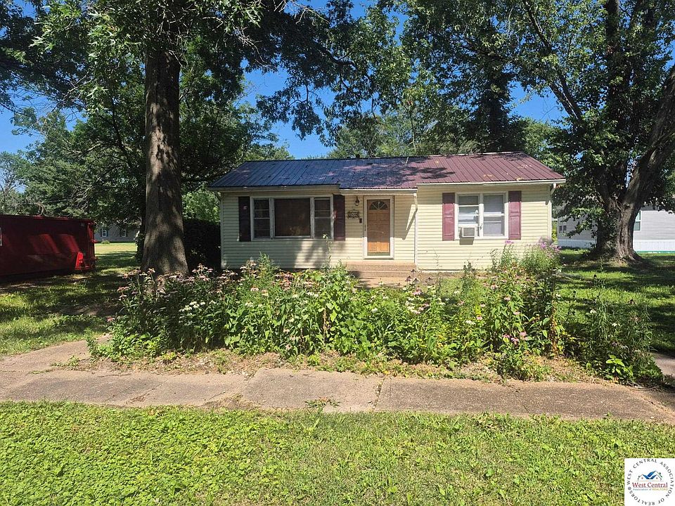 1st image of 304 S Illinois St
