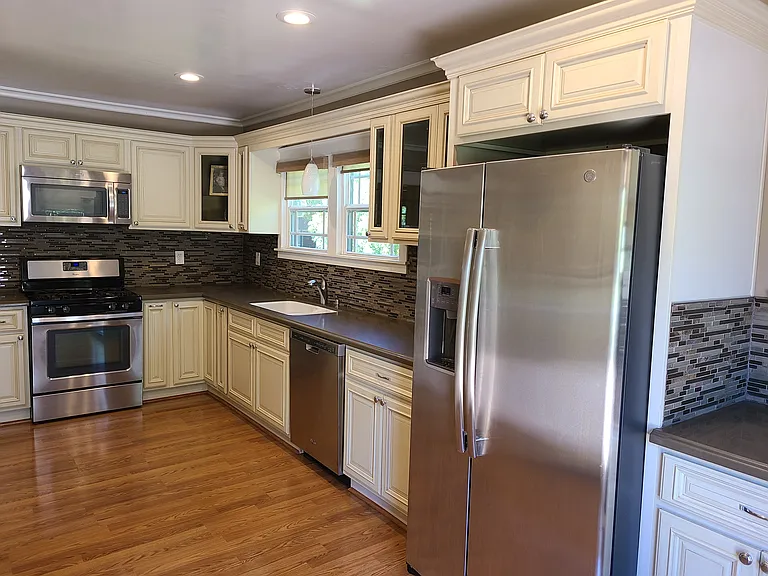 352 N Myrtle Ave — Photo 4