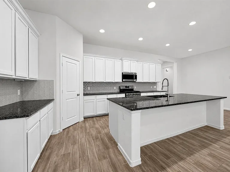 6330 Ontario Dr — Photo 6