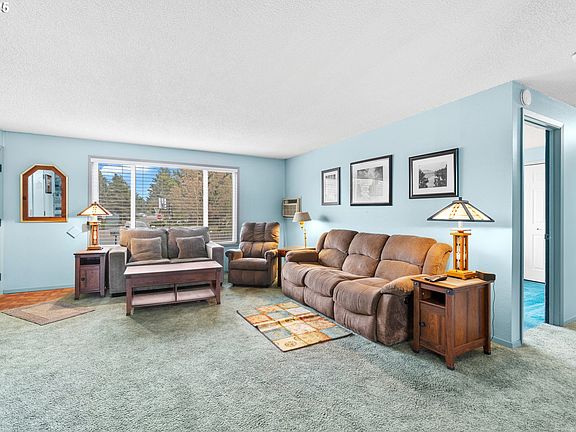 3rd image of 14701 SE 5th Cir