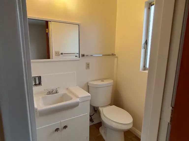 739 Southview Rd #D — Photo 3