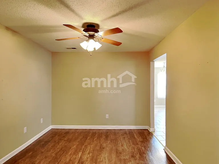 9724 Thomas Ln — Photo 6