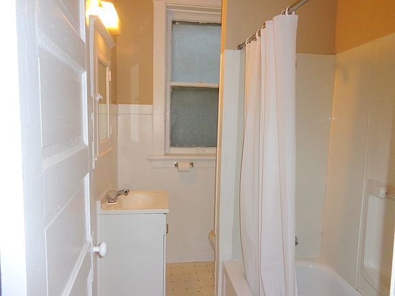 5th image of 4994 Loughborough Ave APT 1E