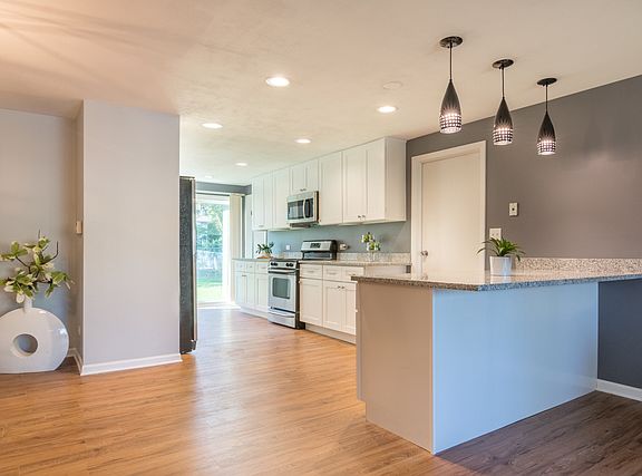 5th image of 214 Jeffery Ln