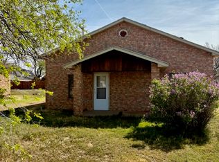613 SW 1st St, Lockney, TX 79241