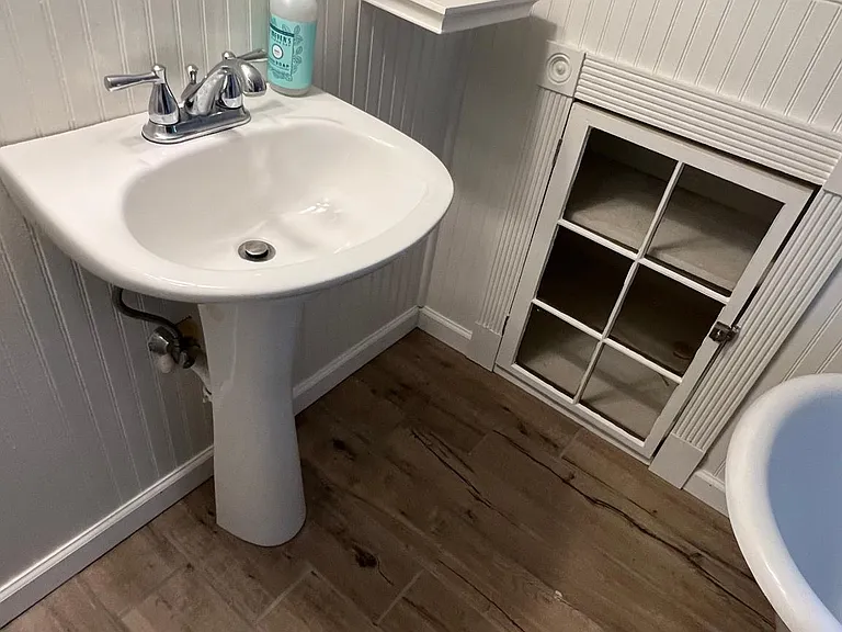 613 Hawthorne St NE — Photo 15