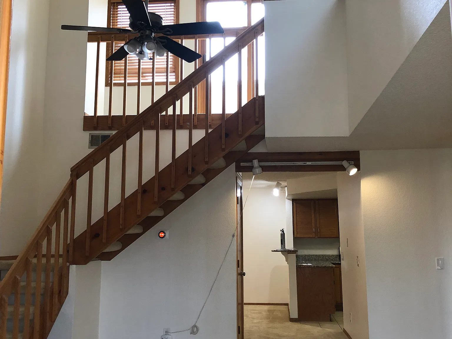 2 bed, 1361 sqft, $3,600 — Photo 4