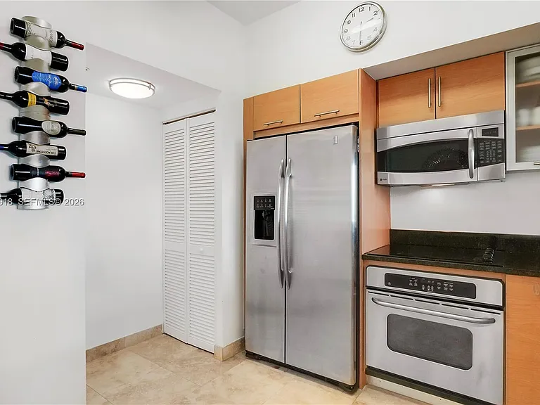 31 SE 5th St #3812 — Photo 10