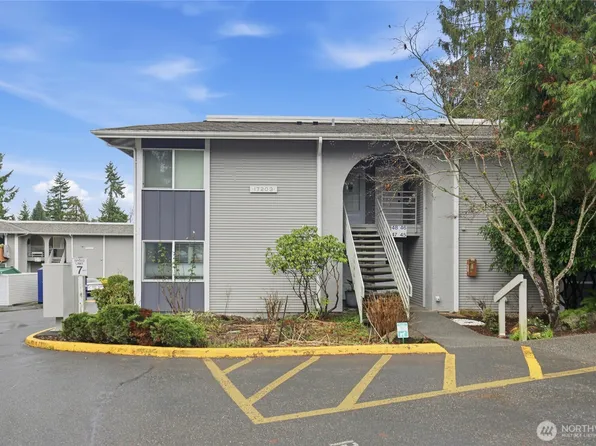 17203 NE 45th Street #47, Redmond, WA 98052