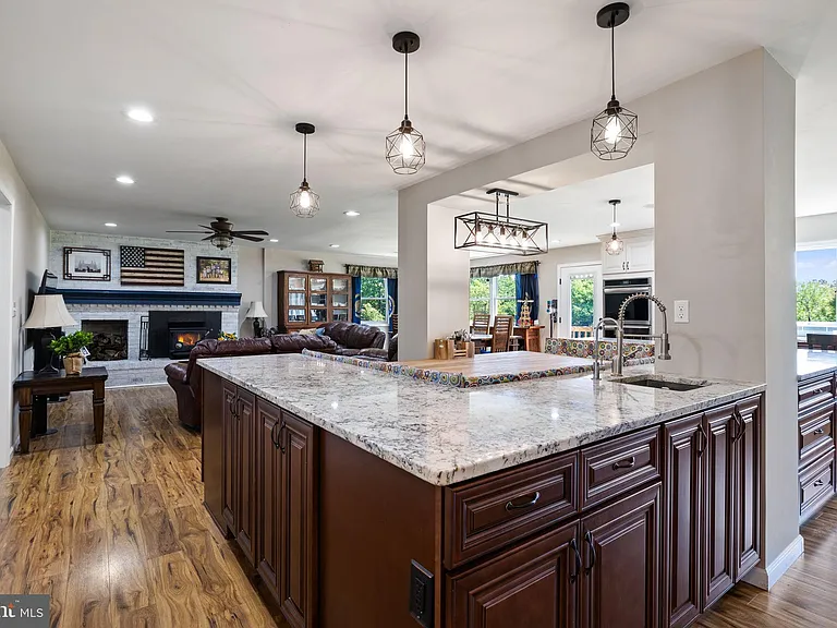 4301 Mountain View Dr — Photo 9