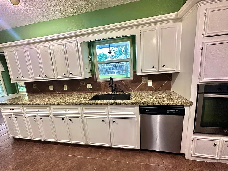 17502 Cassina Dr — Photo 20