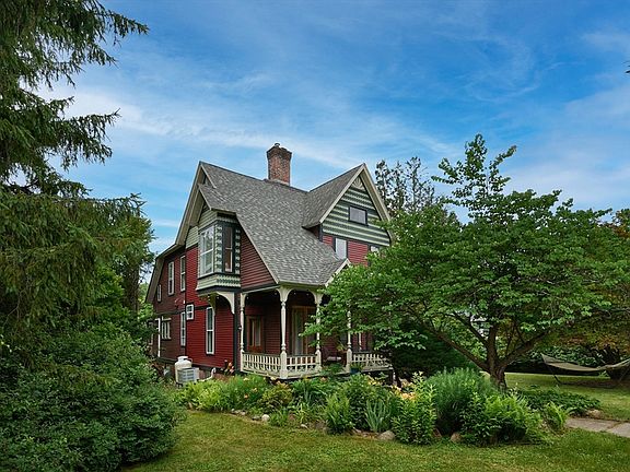 5th image of 65 Highland Ave