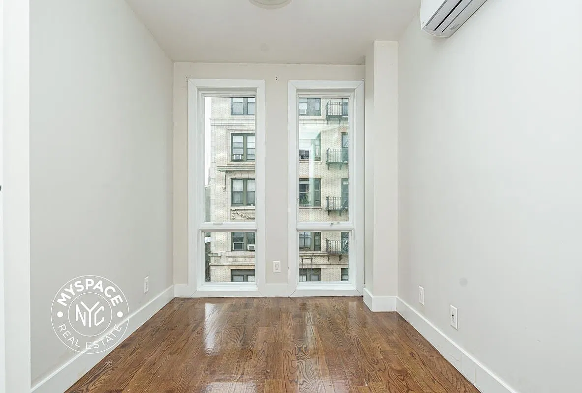 85 Graham Avenue — Photo 3