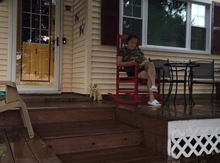 10 Cedar Ct, Middletown, NY 10940