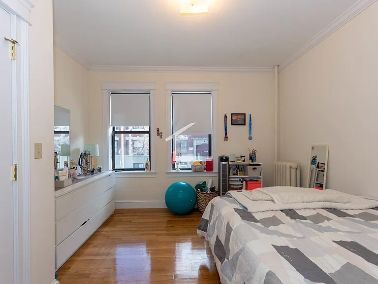 27 Glenville Ave #2 — Photo 6