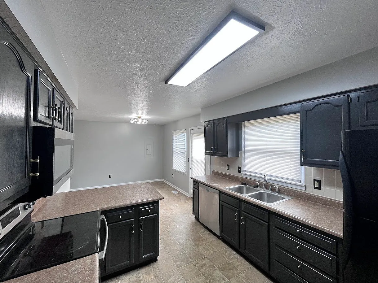 213 Elas Court - 215 — Photo 1