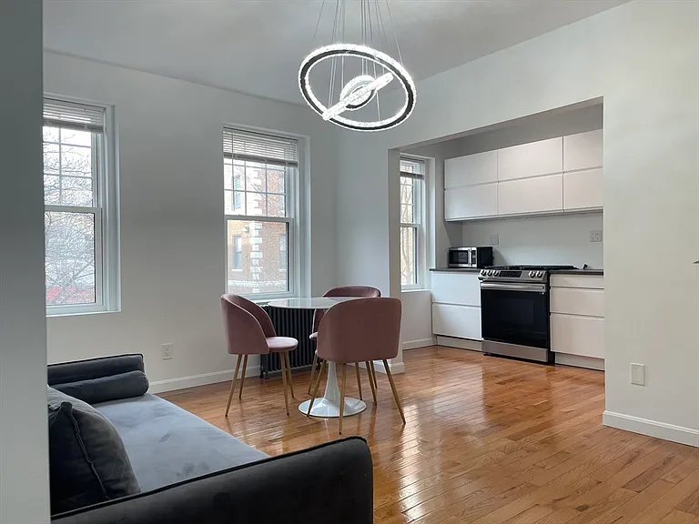 64 Queensberry St #222 — Photo 2