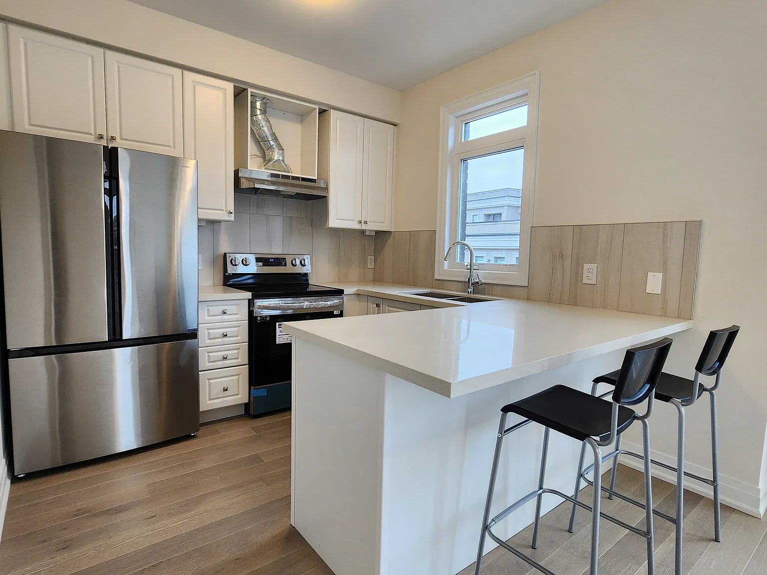 1 bed, $2,100 — Photo 3